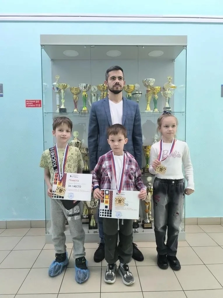 В субботу, 11 апреля, прошло первенство СШ «ВЕРТИКАЛЬ» по стоклеточным шашкам среди учащихся города 