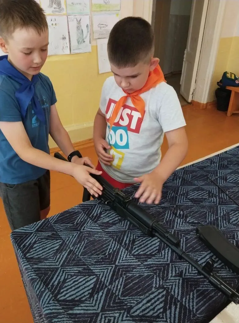 💥Соревнования по разборке‑сборке автомата Калашникова прошли сегодня в нашем лагере.