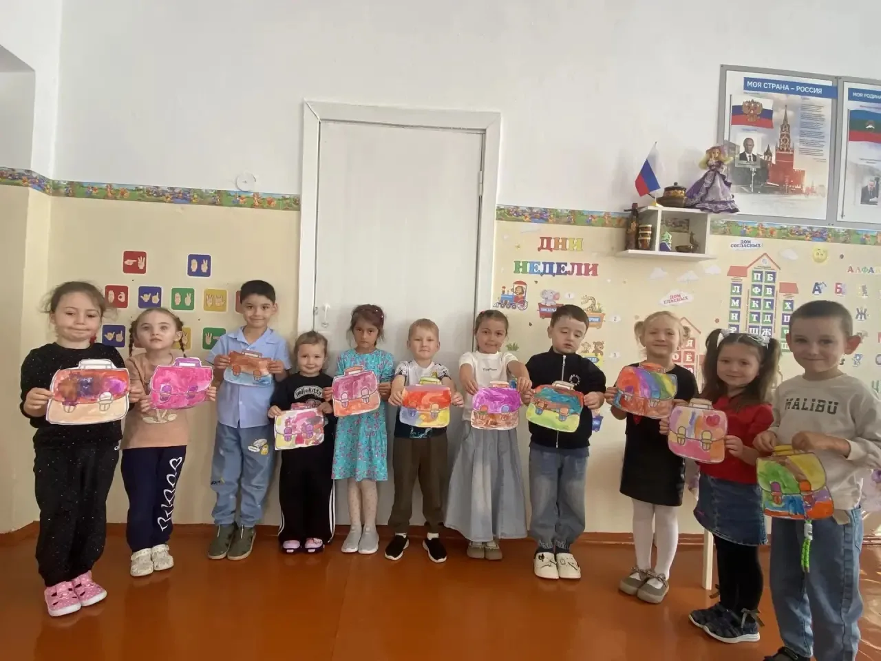 😍Сегодня на Х.Э.Р. в группе «Красная шапочка» ребята  посвятили время школьным будням. 📚