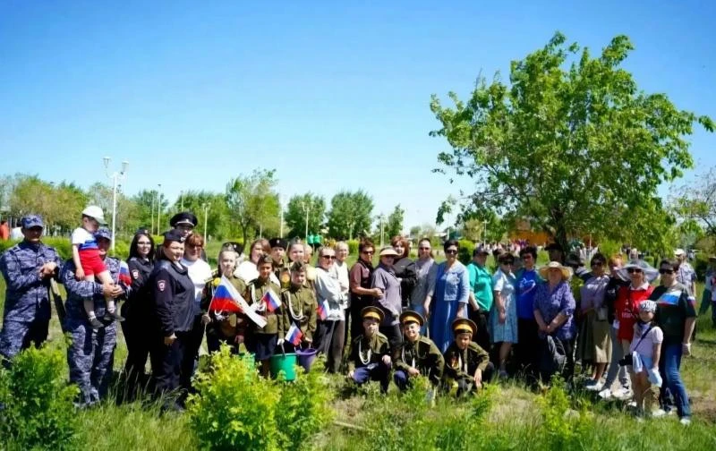 🌳 Жители Приаргунска в рамках акции «Живая память» высадили берёзы в память о героях СВО

Мероприят