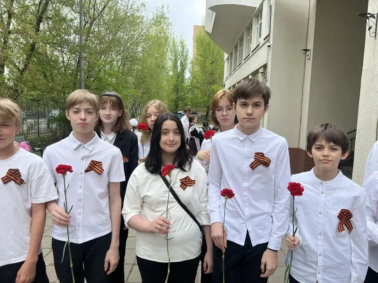 🌟 В преддверии 9 мая прошла торжественная линейка, посвященная 81-годовщине со Дня Победы в Великой 