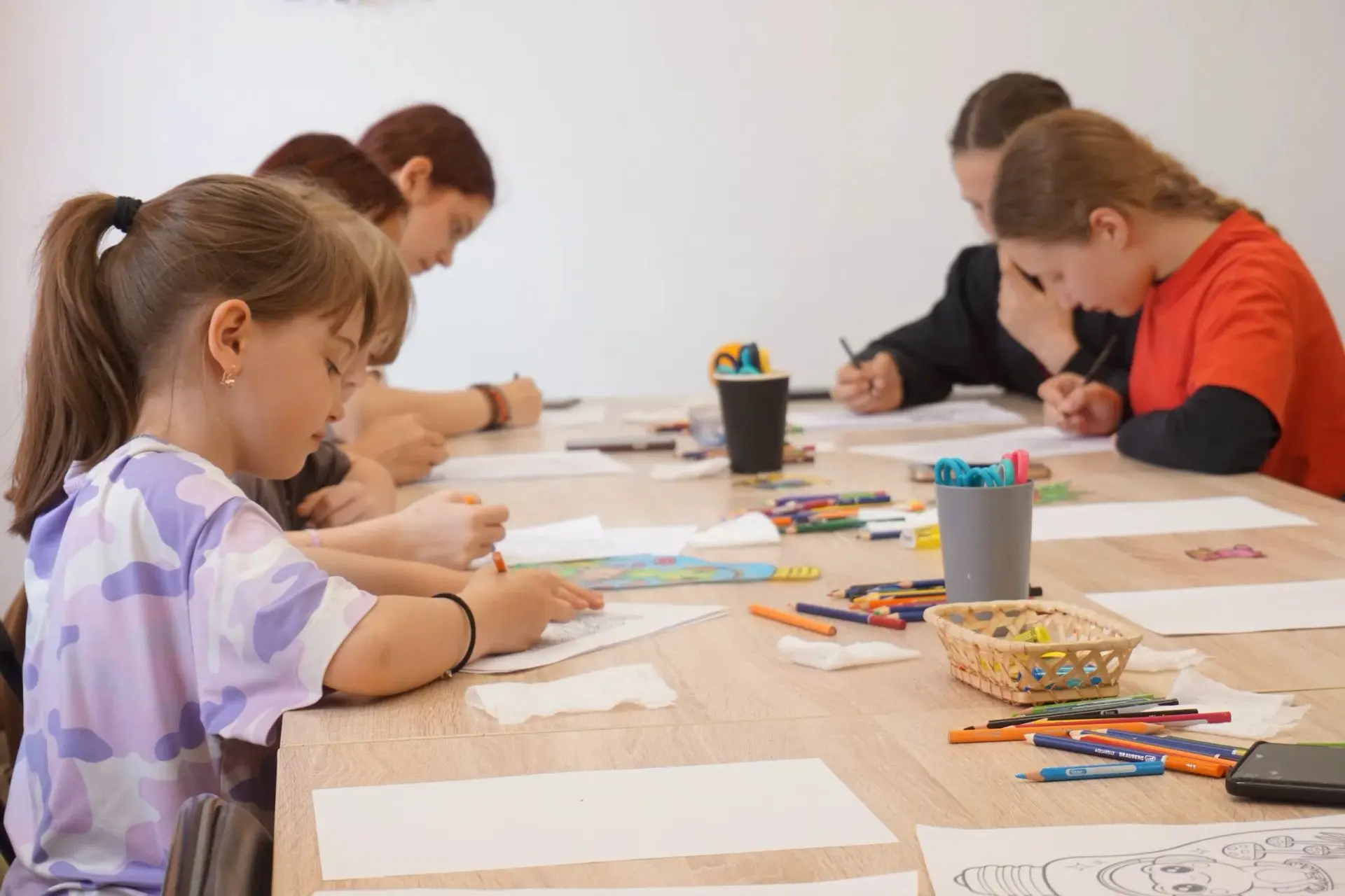 🎨11 июня в нашей изостудии прошел удивительный мастер-класс "В лучах солнца", на котором юные худож