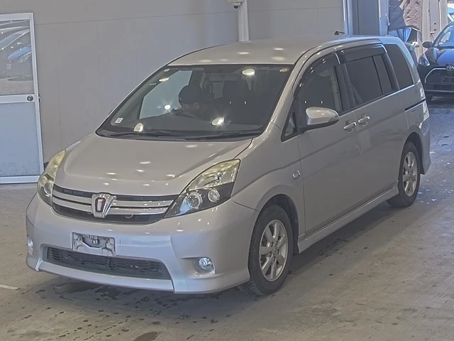 🔘 TOYOTA ISIS