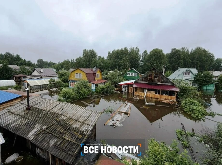 Дома утонули, детей вывезли: третий день паводка в Нижнем Тагиле и пригородах