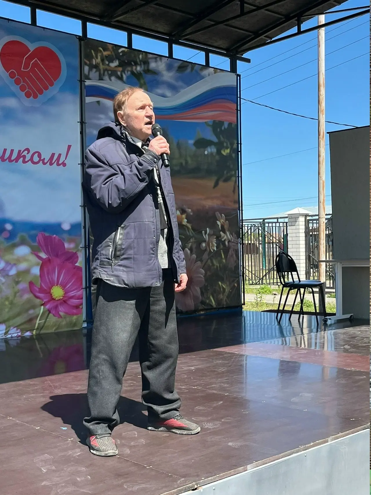 В рамках акции «Добрые встречи» состоялось выездное заседание клуба «Долголетие» на территории дома-