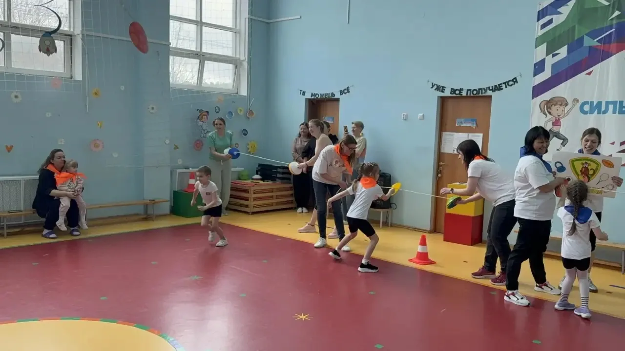 Сегодня в нашем д/о «Улыбка» прогремели настоящие «Космостарты»! Подготовительные группы соревновали