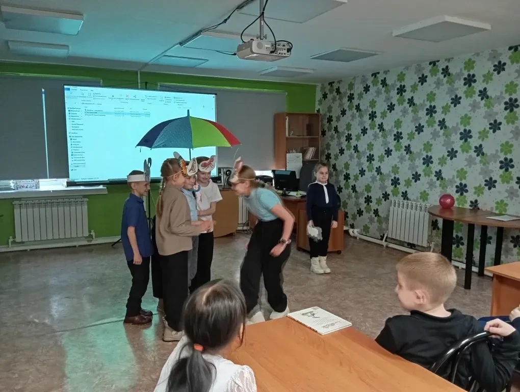 "Книжная страна приключений" ✨20 марта учащиеся 2Б класса побывали в отделе библиотечного обслуживан