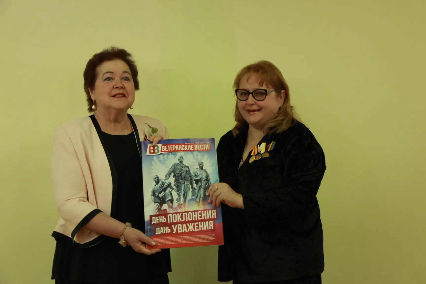 28 февраля в Медико-биологическом лицее открылась экспозиция «СВО: линия жизни и подвига». Это не пр