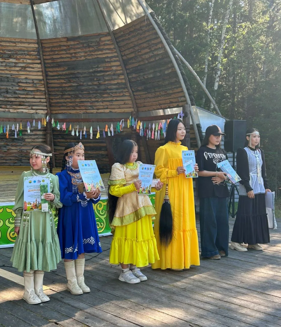 "Уһун суһуох" күрэх кыайыылаахтара:
1 миэстэ, улахан кыргыттарга - Попова Элина, Сунтаар 🥇
1 миэстэ