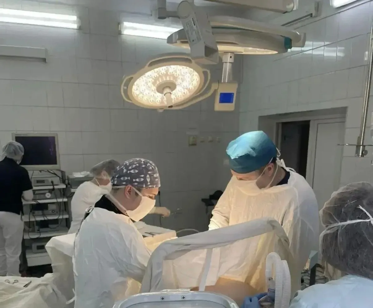 Хирурги Больницы скорой медицинской помощи спасли мужчину с обширным загноением брюшной полости  В п