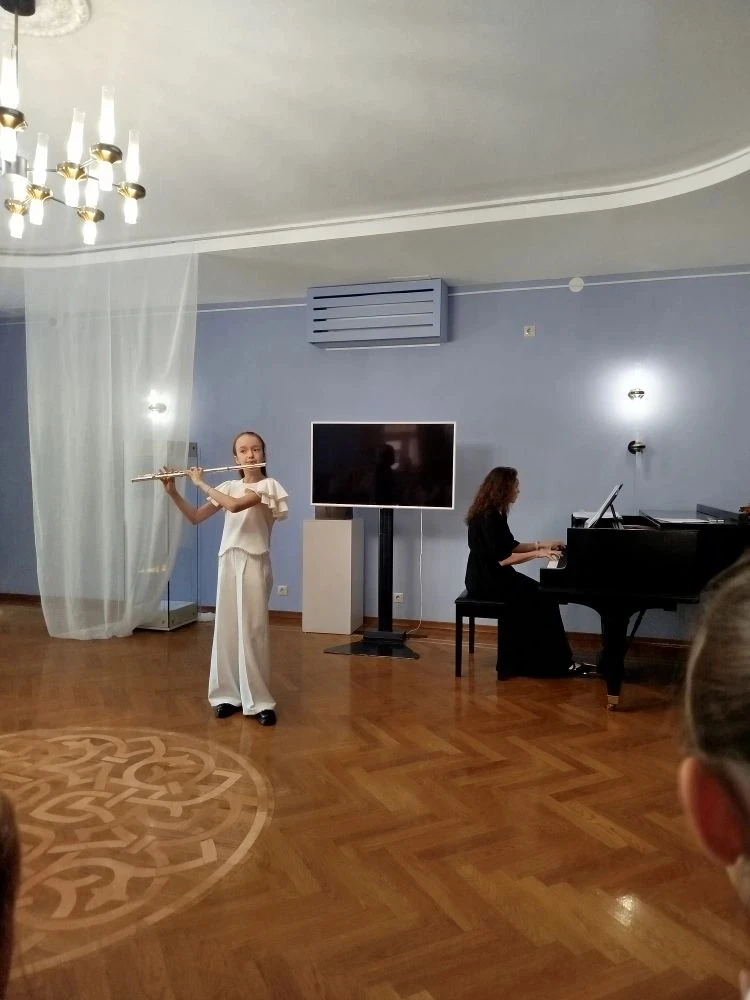 🎶Тёплый музыкальный вечер в музее Салиха Сайдашева: «Навстречу лету!» 🌸

🎻23 мая в музее Салиха С
