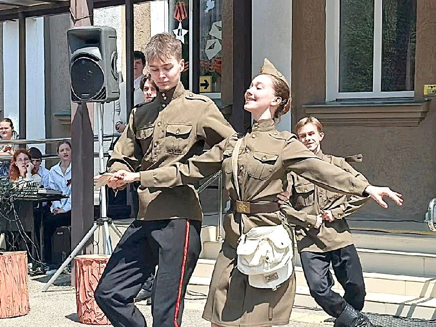 «ОДНА СТРАНА – ОДНА ПОБЕДА!»   В Краснодарском краевом колледже культуры прошла торжественная линейк