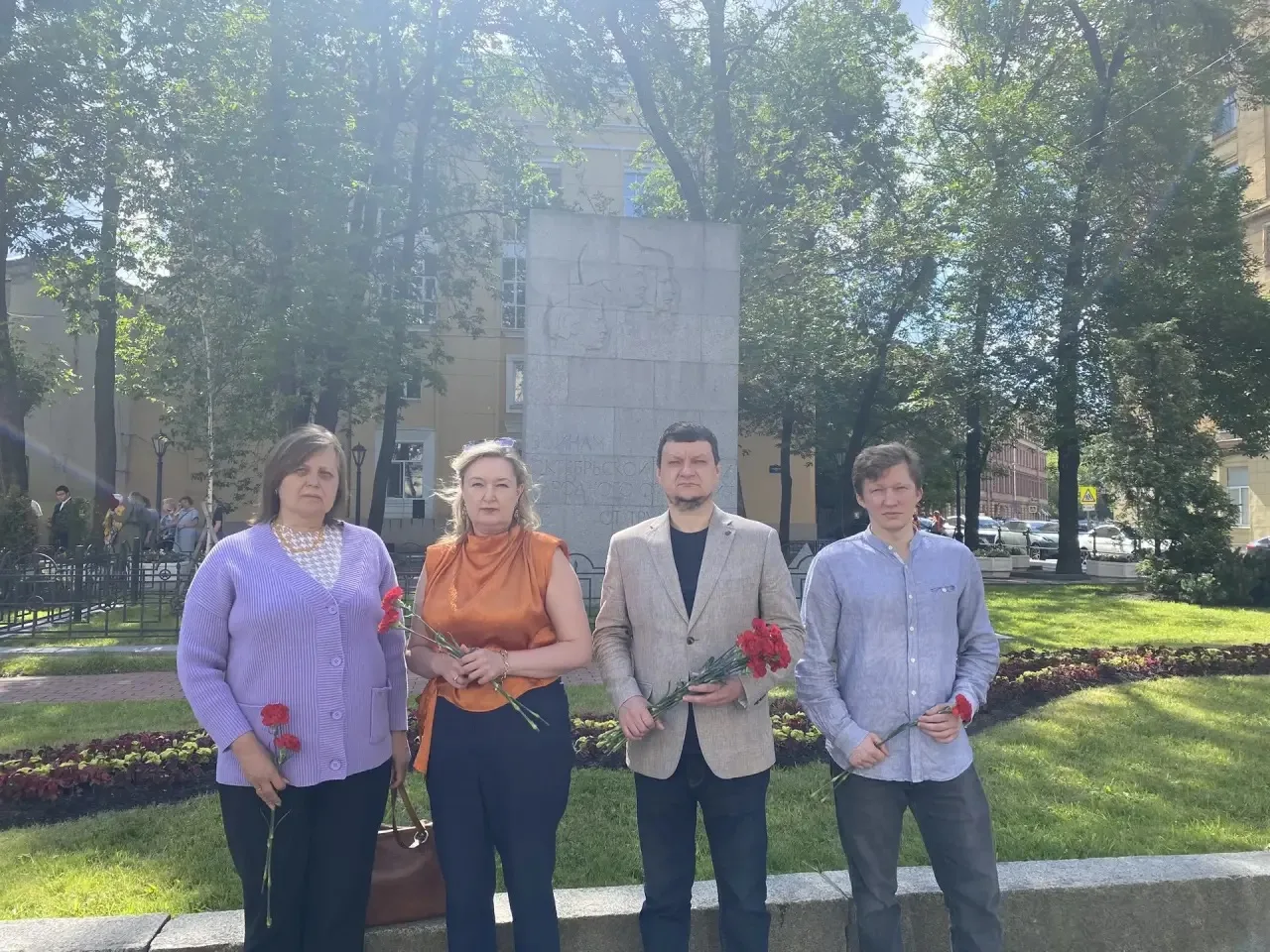 🎗️Сегодня глава округа Илья Стрелков и депутаты Ирина Егорова, Александр Маннанов и Светлана Приста