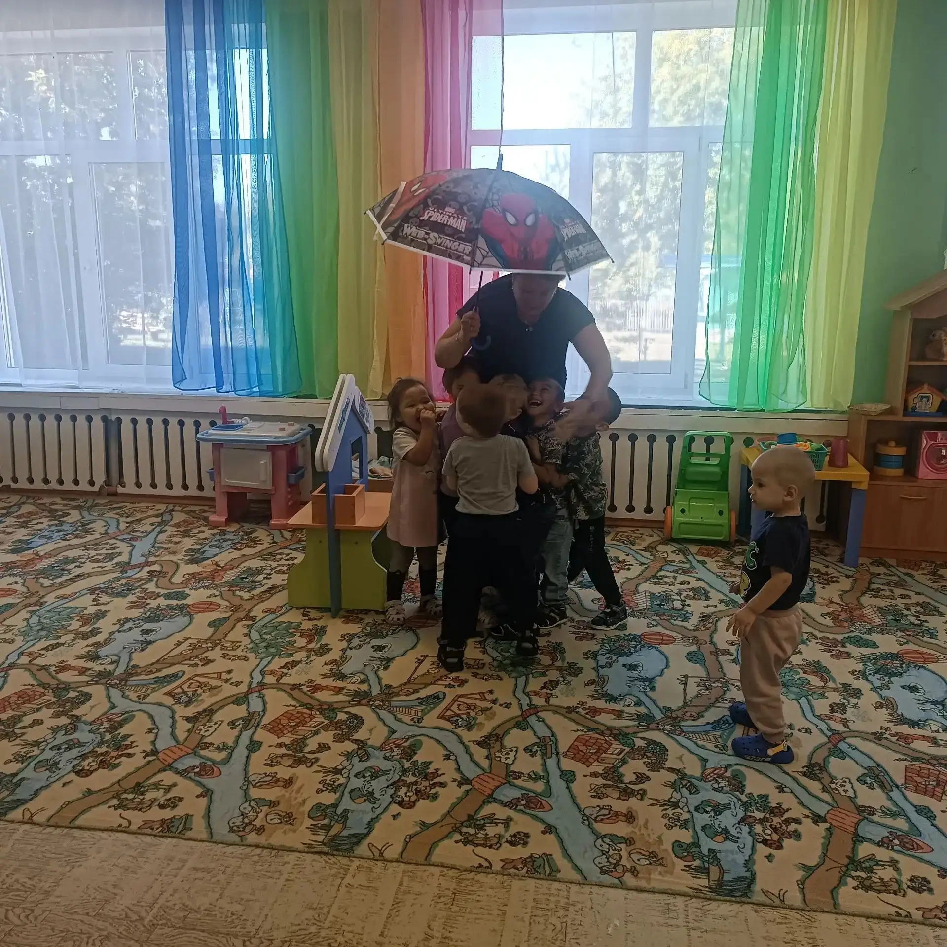 В разновозрастной группе прошло творческое занятие «Идет дождь»