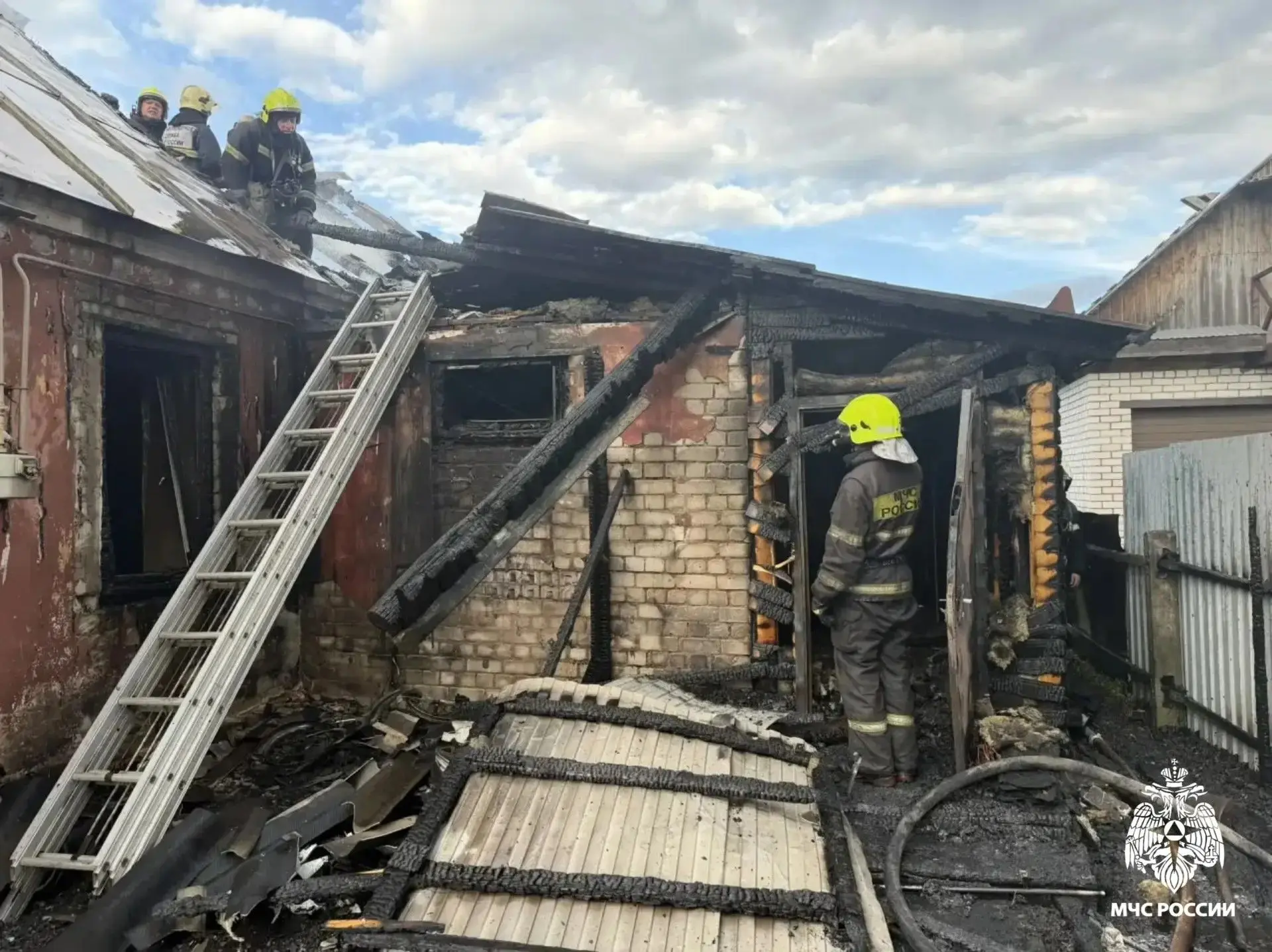 🚒 Вечером в Твери горел жилой дом