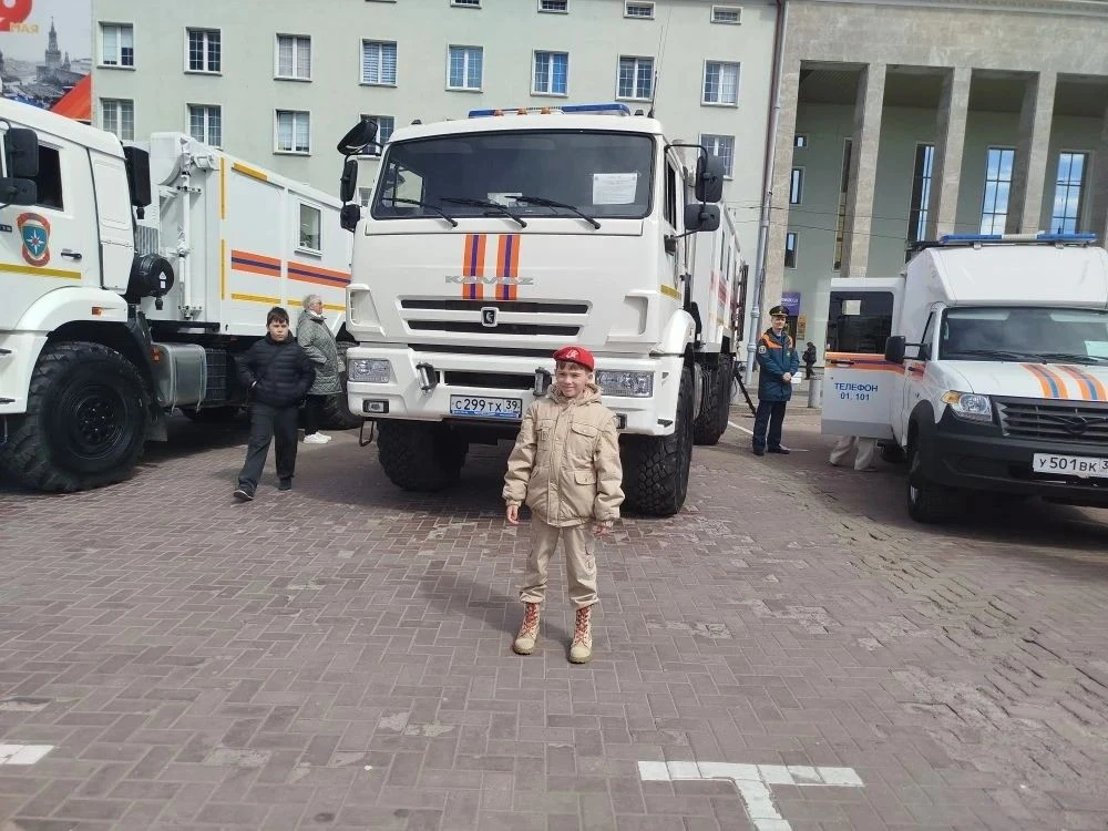 Юнармейцы отряда «Феникс» на выставке пожарной техники!  Сегодня наши самые юные и отважные Юнармейц
