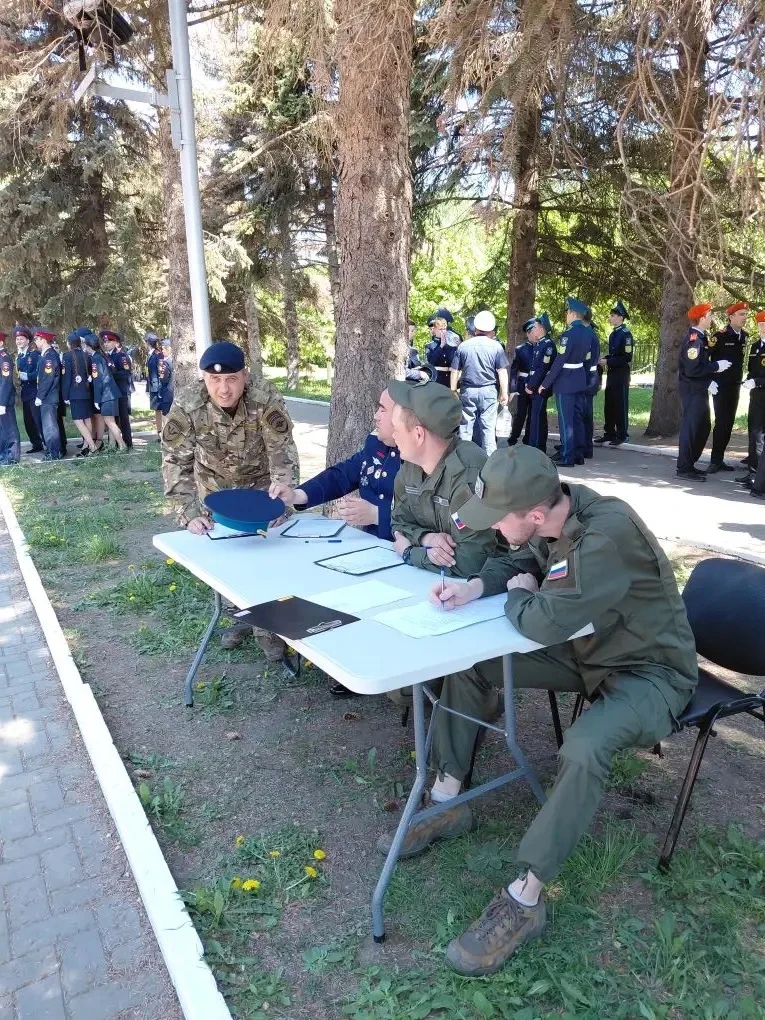 Традиции чести и доблести: кадеты школы на поверке