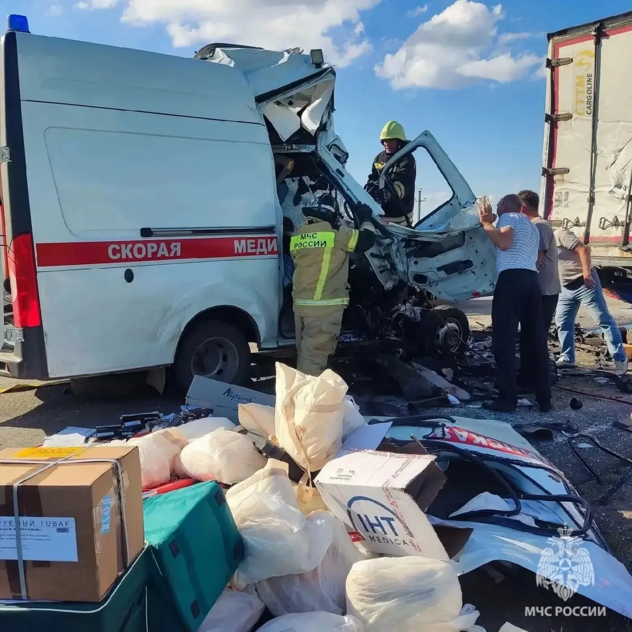 🚑 Погибшей пассажиркой скорой оказалась дочь водителя

Стали известны новые подробности трагической
