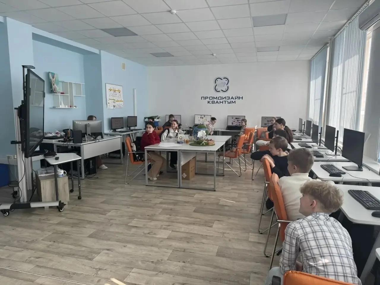 🚀 #НеделяВысокихТехнологий 💻  Сегодня снова рады были побывать у  наших друзей в Кванториуме! ❤️ Уже