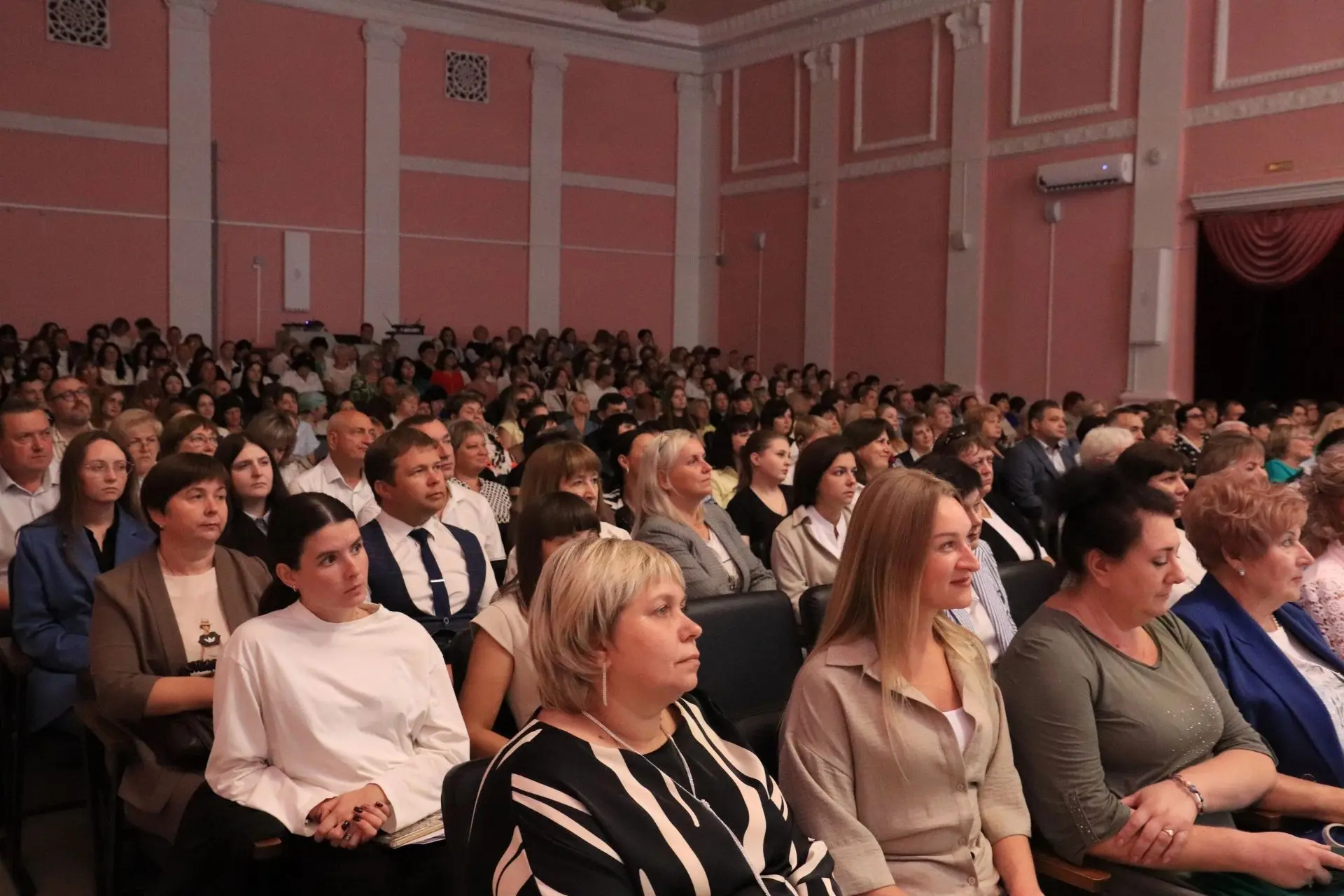В преддверии нового учебного года принял участие в работе пленарного заседания августов...