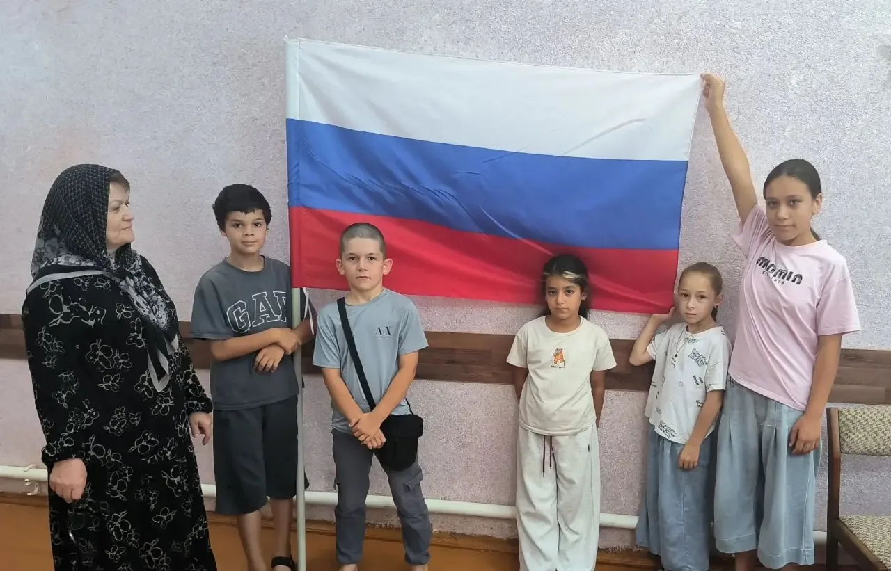 В рамках празднования Дня Государственного флага Российской Федерации в актовом зале фи...