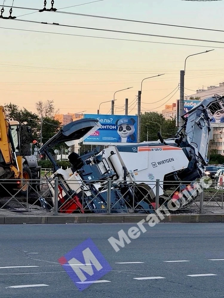 Пятница в ДОРТЕХ Самара! Если Ваша дорожная фреза Wirtgen тоже прилегла отдохнуть то мы...