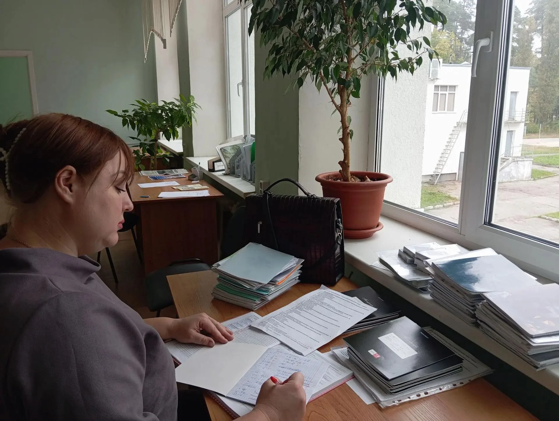 Говорят, что работа учителя — это только шум перемен и звонки на урок, работа у доски. ...