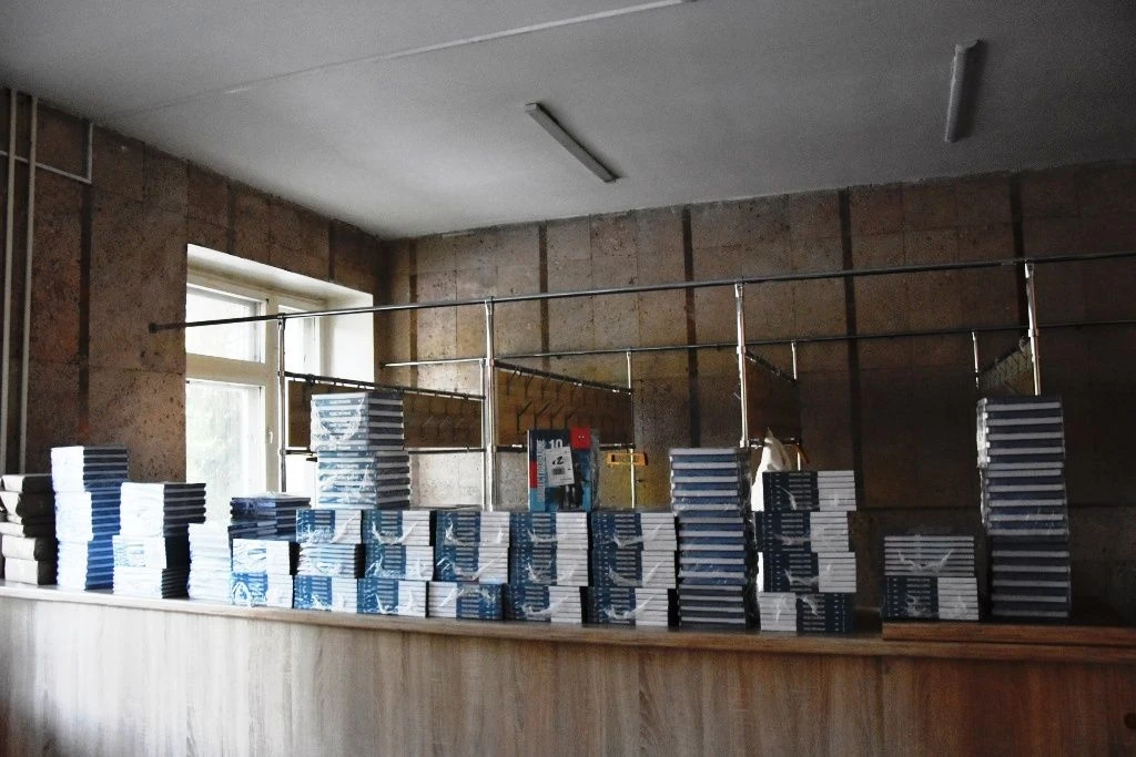 В школы района поступили новые учебники по обществознанию. Это единые государственные у...