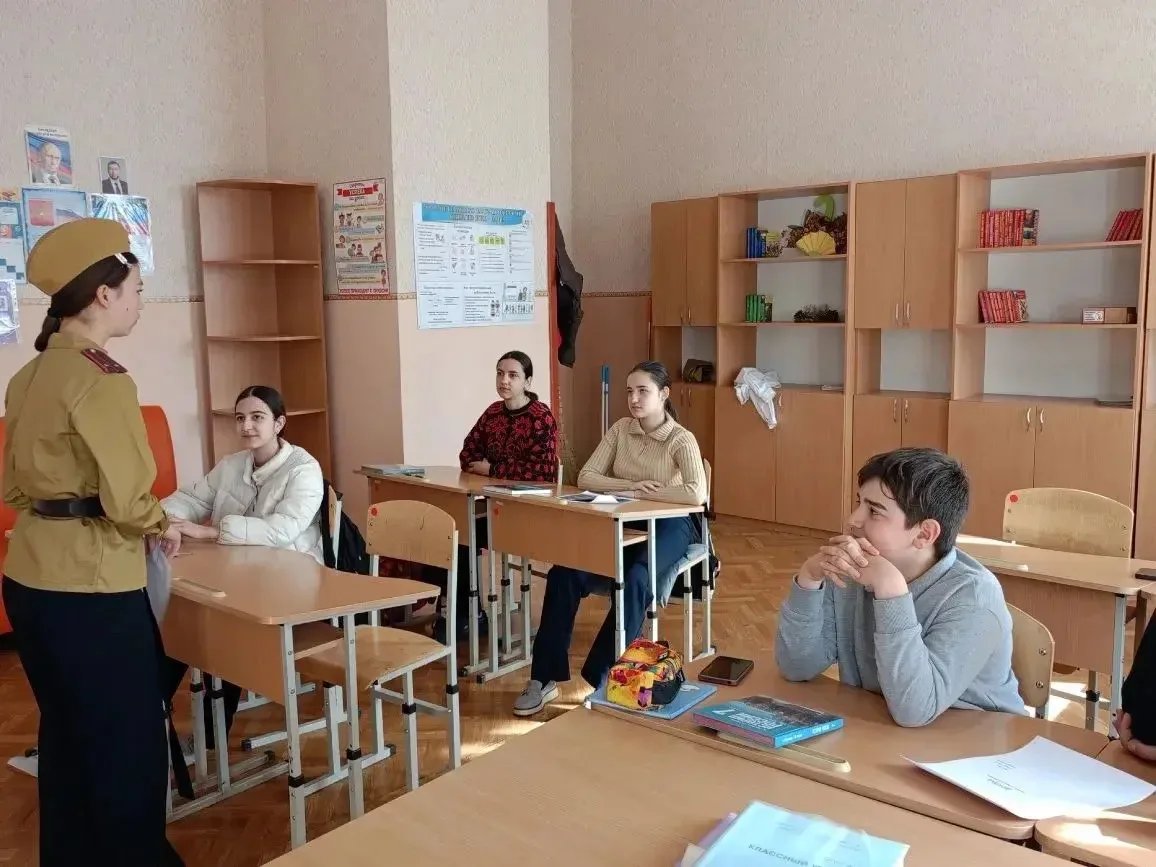 В рамках акции " Бессмертный полк в образовательных организациях" был проведён урок " Подвигу жить в