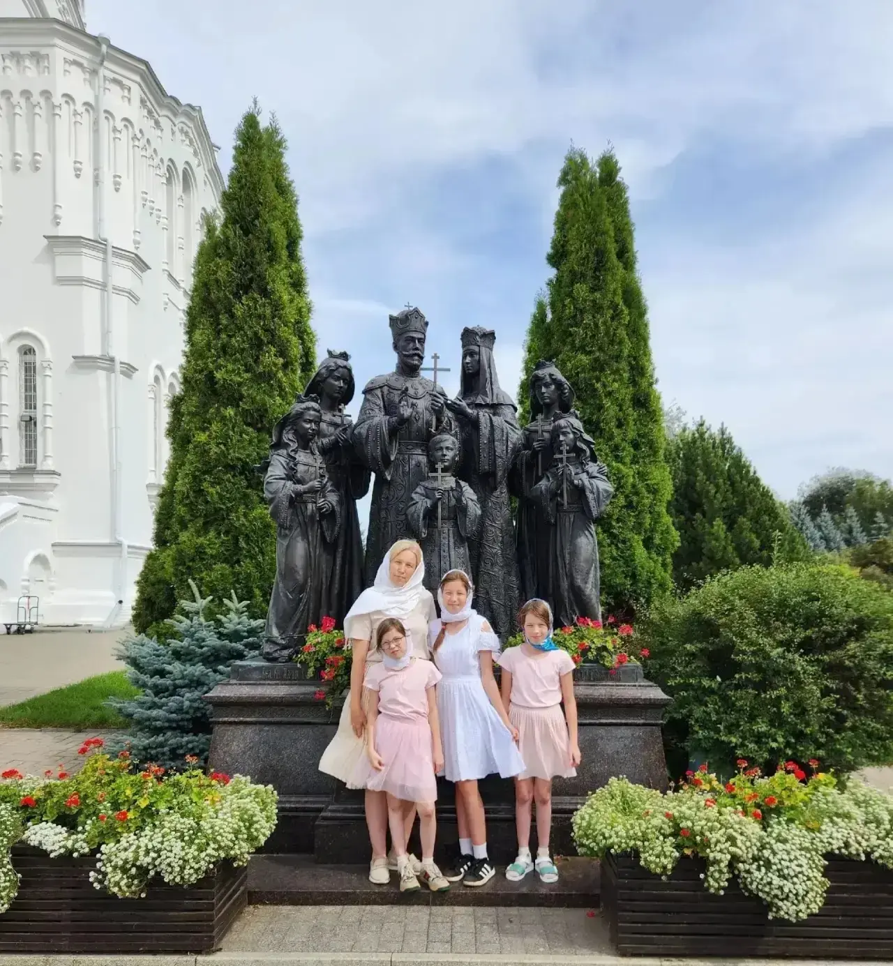 🌼День семьи, любви и верности 

8 июля мы отмечаем особенный праздник — день о тепле родных, о подд