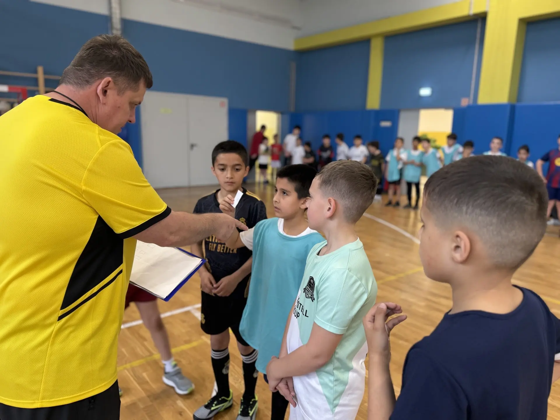 ⚽️ Азарт, голы и командный дух!  В нашей школе гремел настоящий футбольный бой! 🏆 На площадке встрет