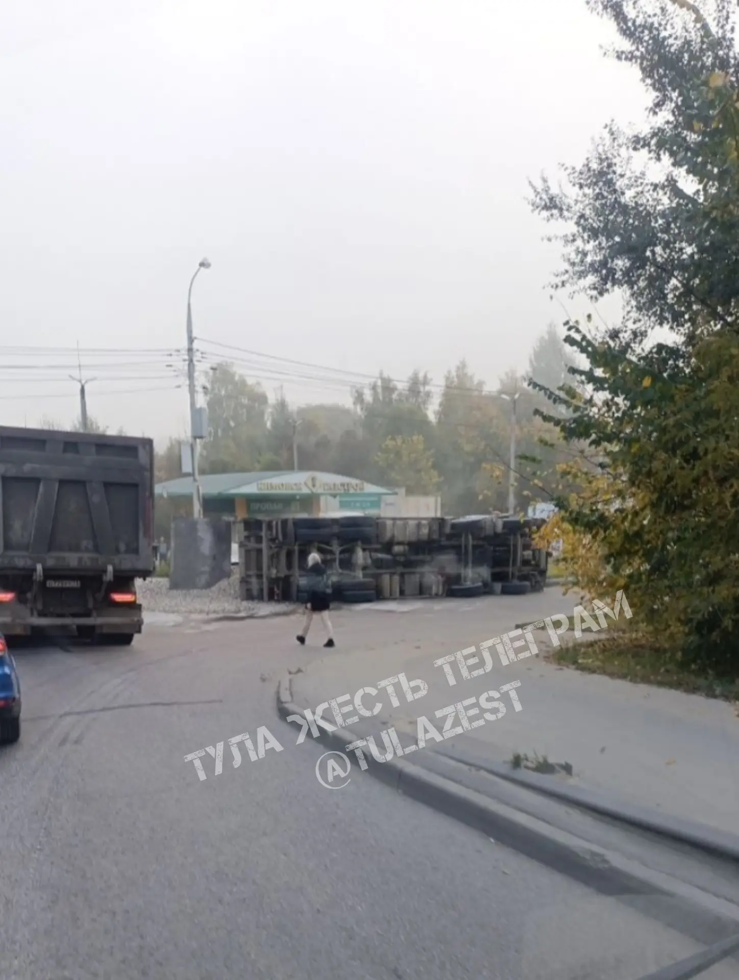 ❗️На Овражной перевернулся тонар