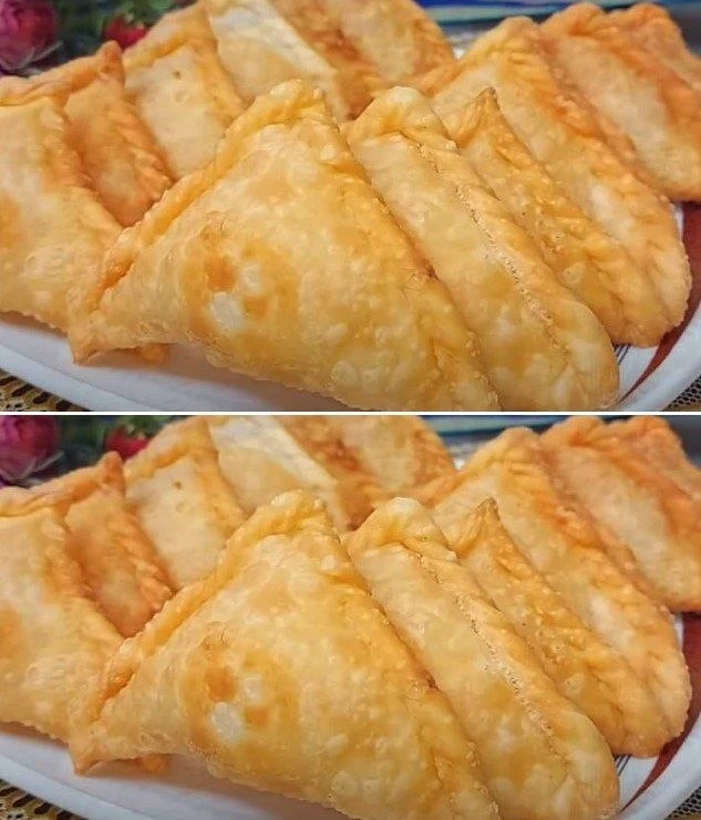 Вкуснейшие пирожки-треугольники с картофельной начинкой.
Рецепт очень простой и справится с ним може