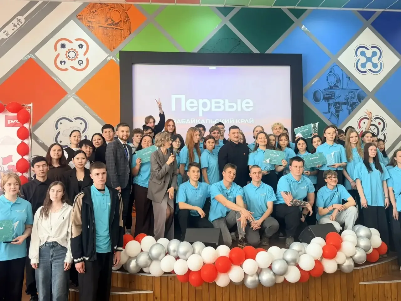НАШИ СТУДЕНТКИ — В ФИНАЛЕ ВСЕРОССИЙСКОГО ПРОЕКТА«ПЕРВЫЙ СТУДЕНЧЕСКИЙ»!🎉