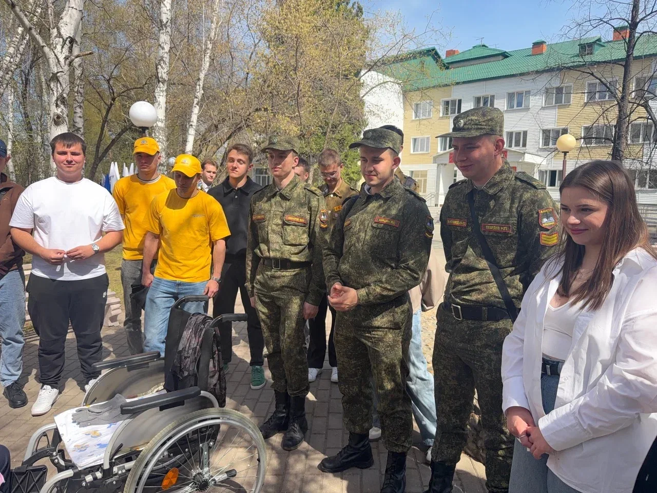 🎖️ Мы помним!  Студенты строительно-технологического факультета посетили Барнаульский дом-интернат д