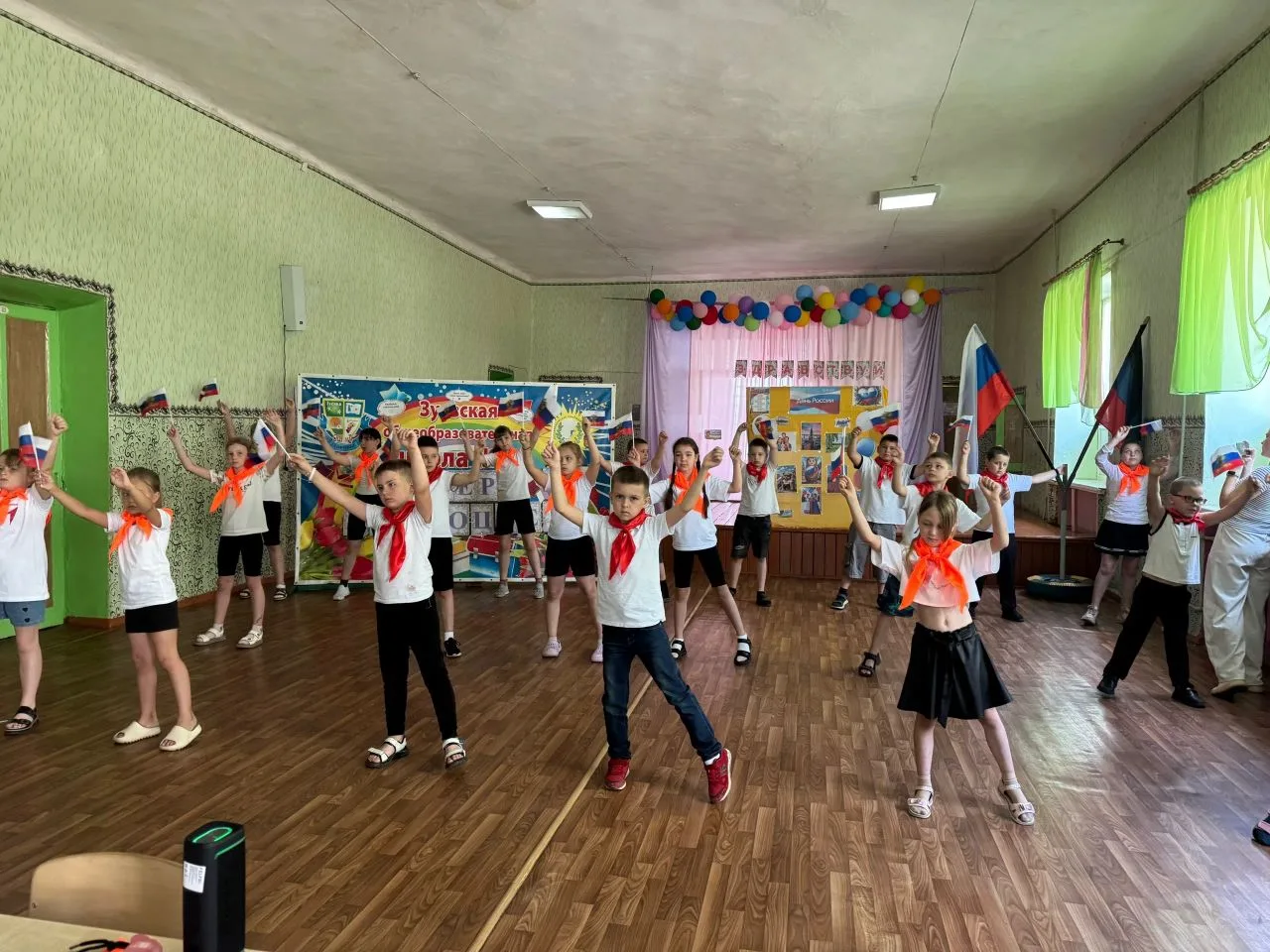 🇷🇺РОДИНА МОЯ - РОССИЯ! 🇷🇺

💪🏻11 июня в нашем лагере прошло праздничное мероприятие, посвященно