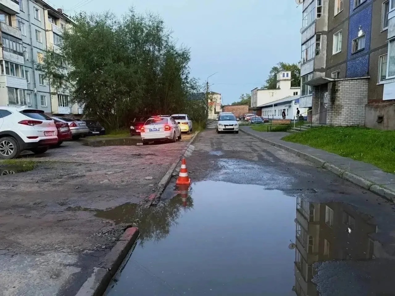 ⚡️ На Левом берегу водитель сбил 7-летнего ребенка и скрылся

28 июля во дворе дома № 10 по улице Де