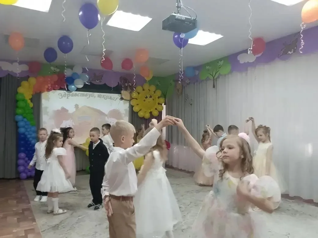 🎉✨ Сегодня в дошкольном корпусе № 3 состоялся долгожданный выпускной праздник! ✨🎉  Наши маленькие зв