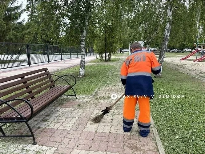 Более 200 рабочих готовят Белгород к предстоящему Дню города

Белгород продолжают готовить ко Дню го