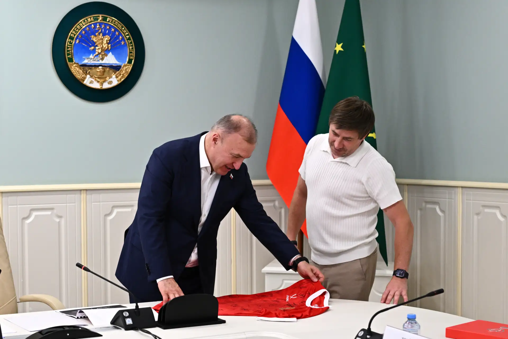 Глава Адыгеи обсудил с представителями РФС проведение трофи-тура Кубка России в Майкопе