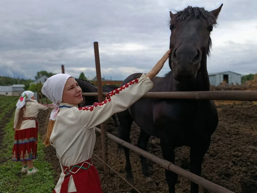 Скучать в лагере? Да вы что! У нас тут настоящая фотосессия в самом разгаре! Мы решили ...