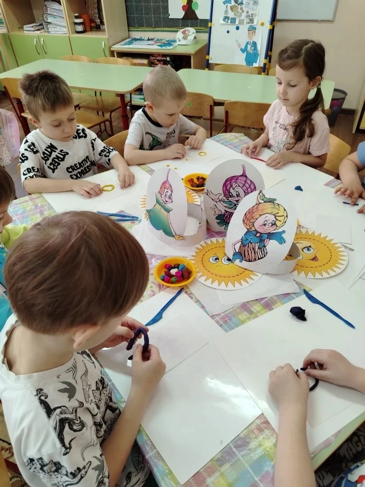 В старшей группе «Солнышко» прошли тематические «Уроки Эколят» — «День Земли». Эти меро...