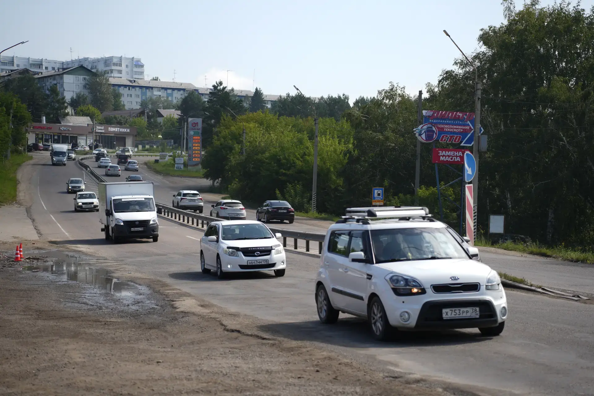Дорогу на Шелехов начали ремонтировать в Иркутске