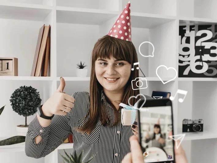 💻 Сегодня интернет-сообщество отмечает Международный день блогера 

Идею его создания совместно раз