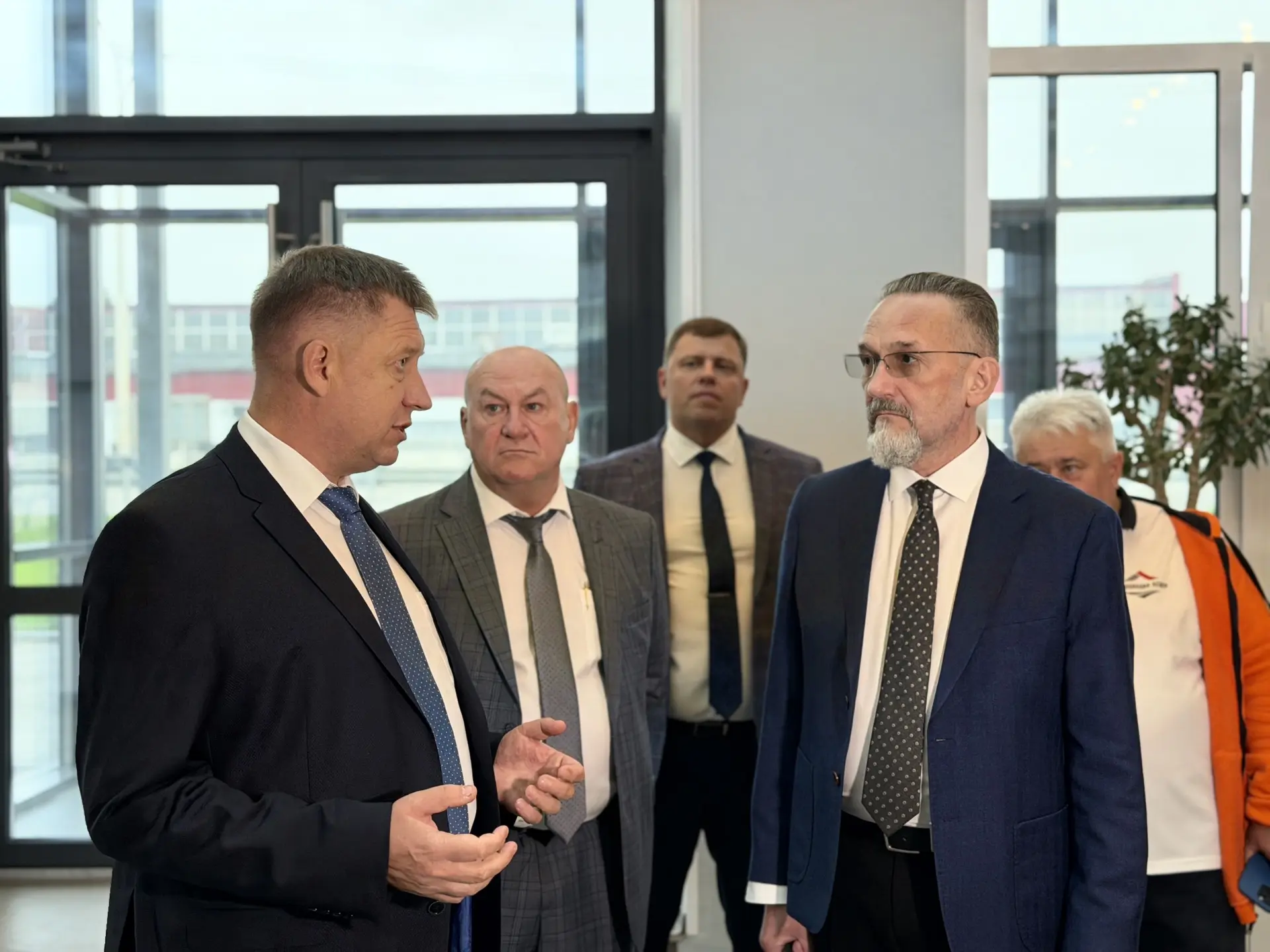✅ Замминистра транспорта РФ оценил кадровый потенциал алтайских дорожников и наградил л...