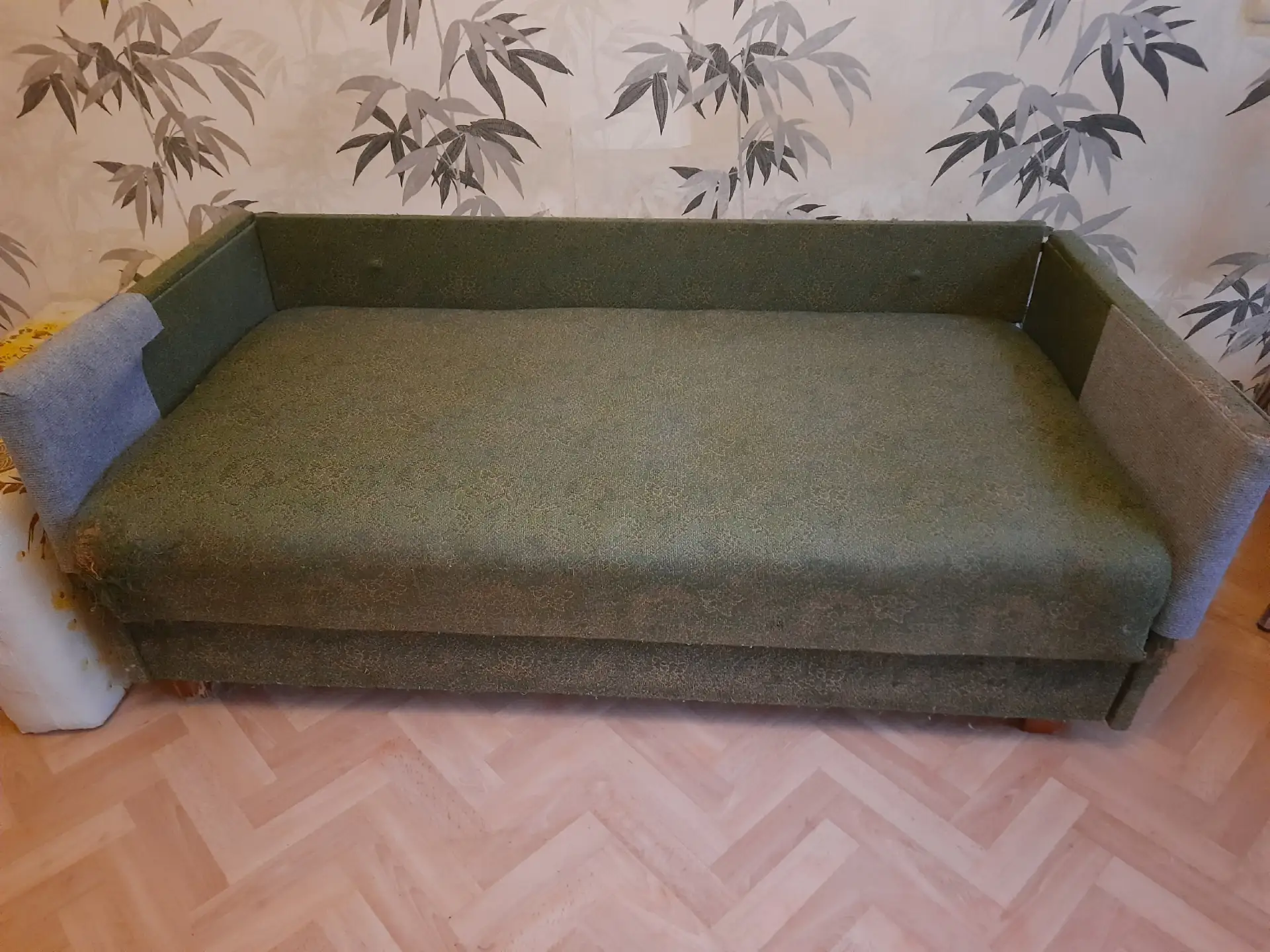 Отдам даром диван размер 70×140. Район Окружной ул. Кижеватова.