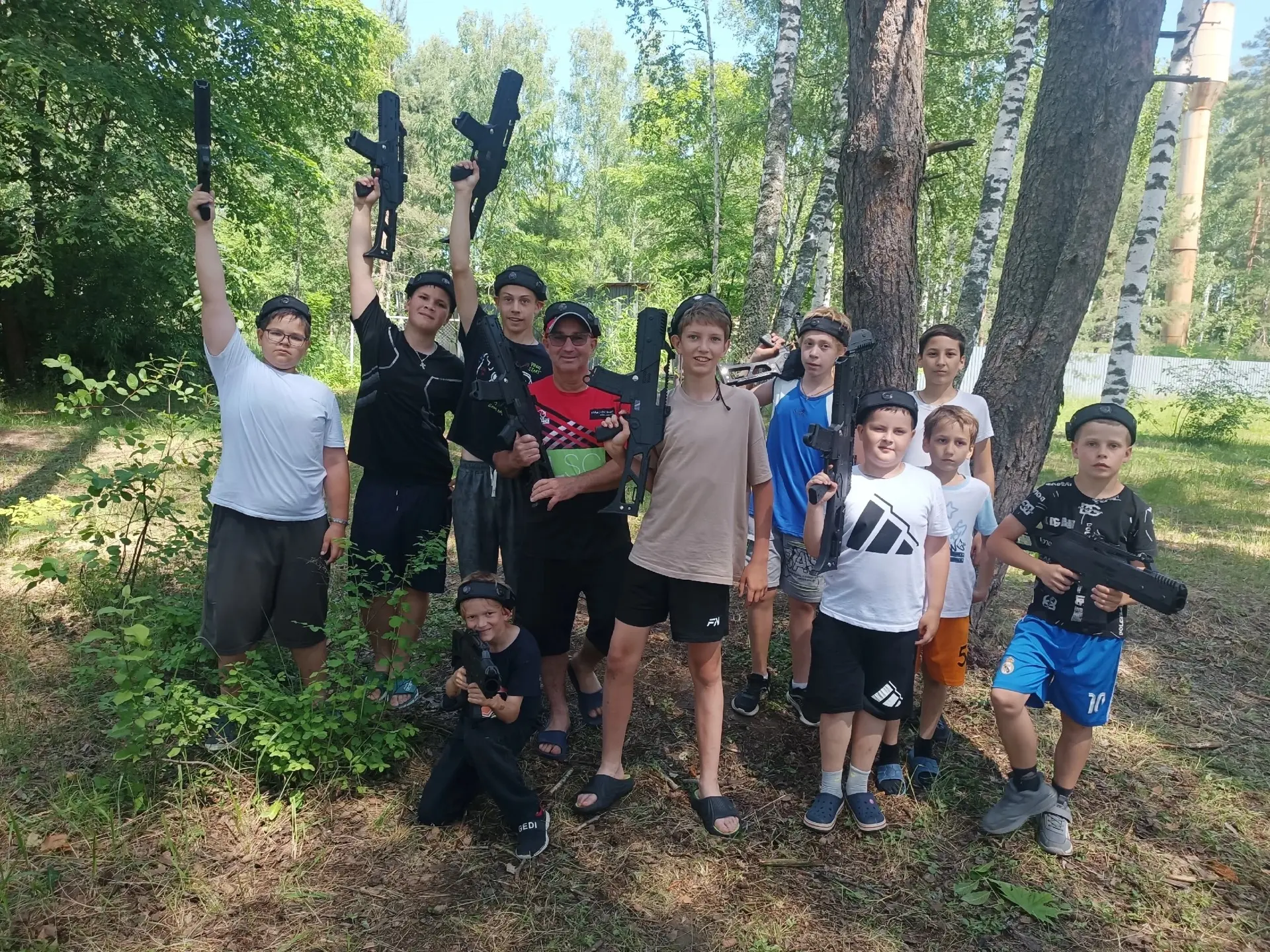 🏕️Будни наших спортсменов в лагере 🌈

💥В лагере «Радуга» состоялась захватывающая битва по лазерт