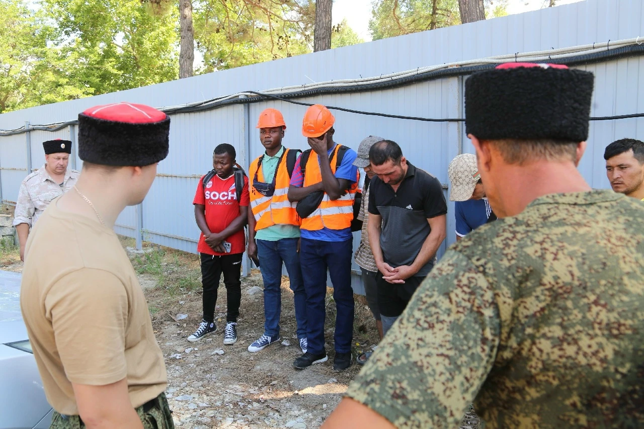 На стройках Анапы обнаружили 24 нелегала