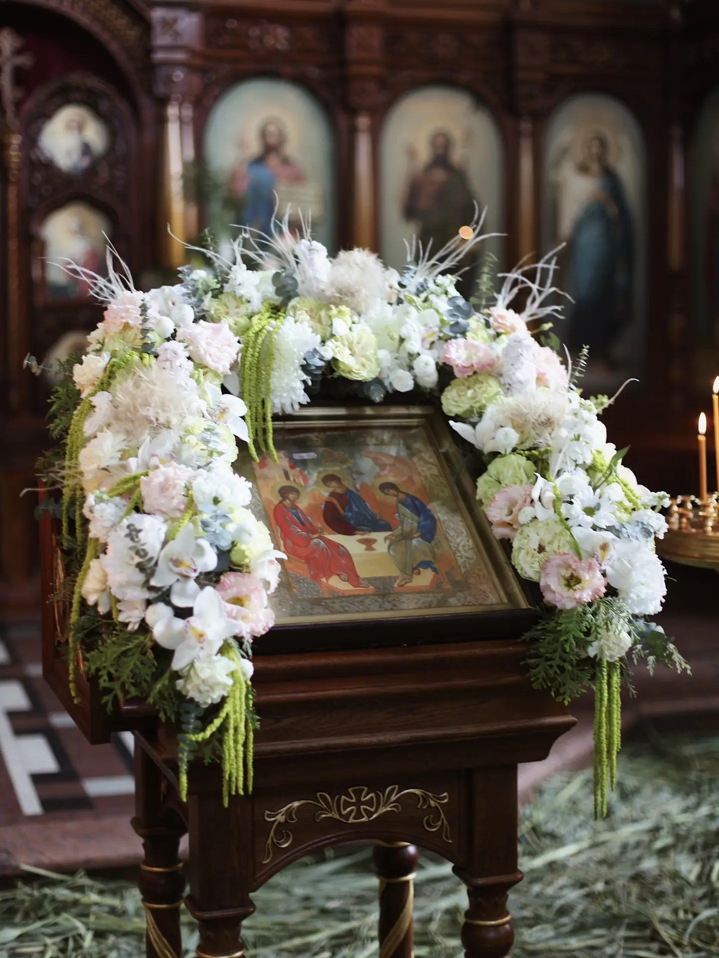 На следующий день после Троицы православная церковь празднует день Святого Духа. Он под...