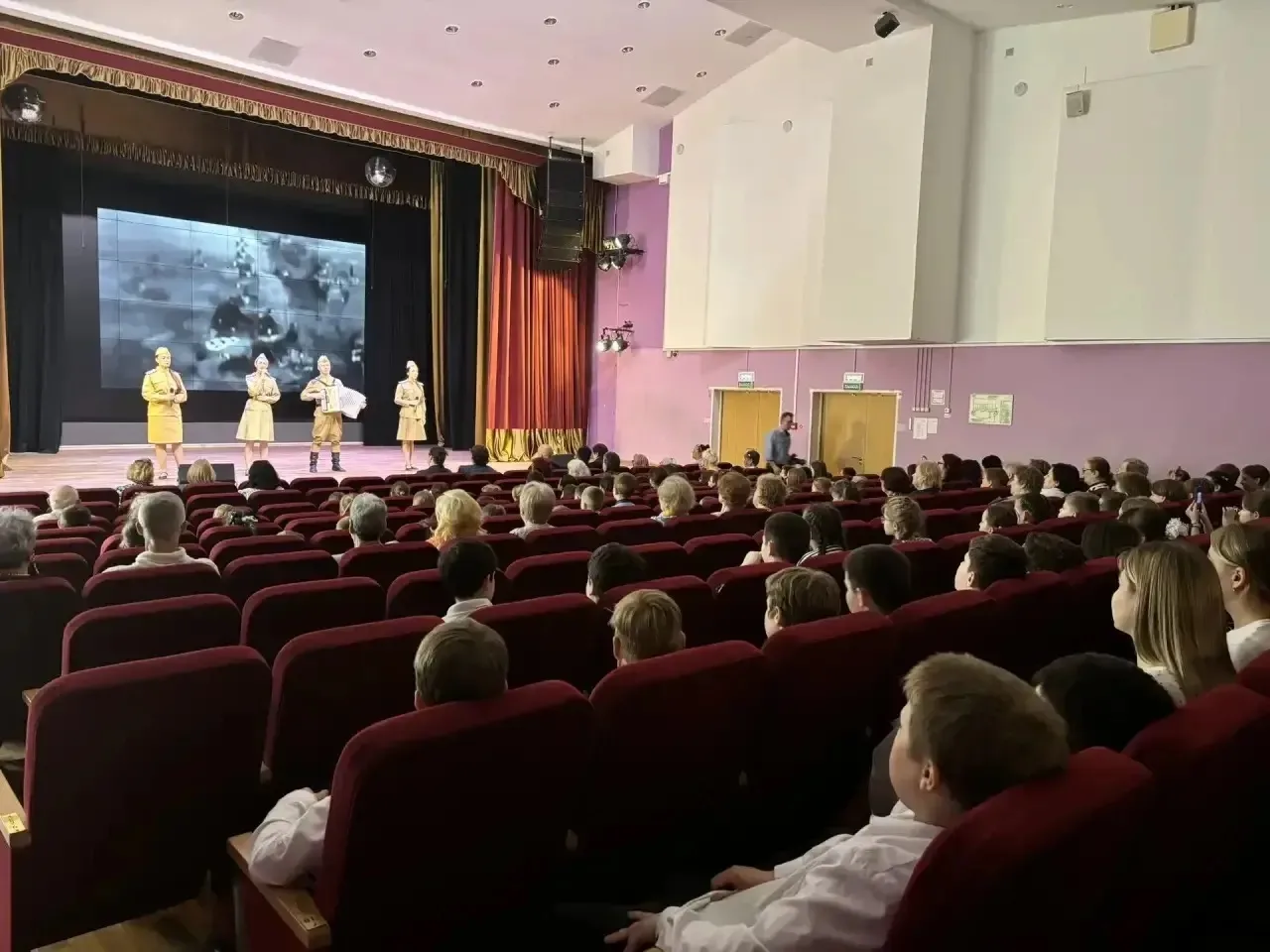Ученики школы «Свиблово» стали гостями трогательного праздничного концерта в Центре детского творчес